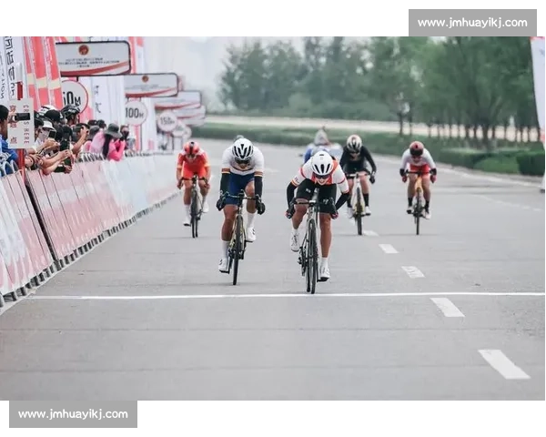 2025 全国公路自行车锦标赛鄂尔多斯站圆满收官 2025 全国公路自行车锦标赛鄂尔多斯站圆满收官