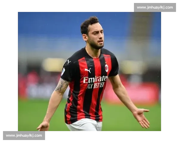 加拉塔萨雷主席澄清:与恰尔汗奥卢的交流纯属偶然,非转会谈判 加拉塔萨雷主席澄清:与恰尔汗奥卢的交流纯属偶然,非转会谈判